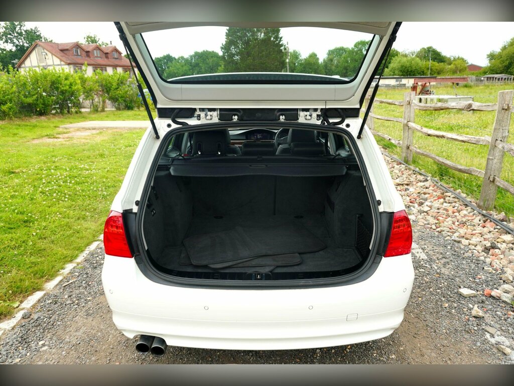 BMW 3 Series 320I M Sport Touring White #11