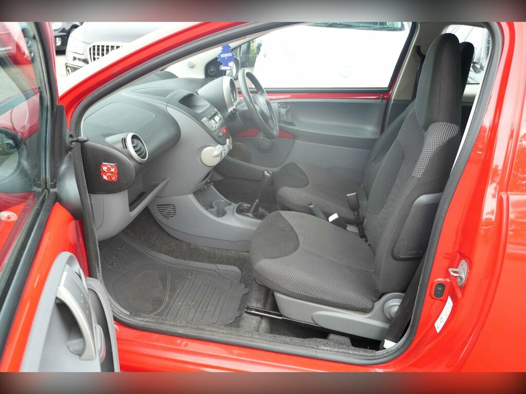 Toyota Aygo 1.0 Vvt-i Platinum Hatchback Silver #9
