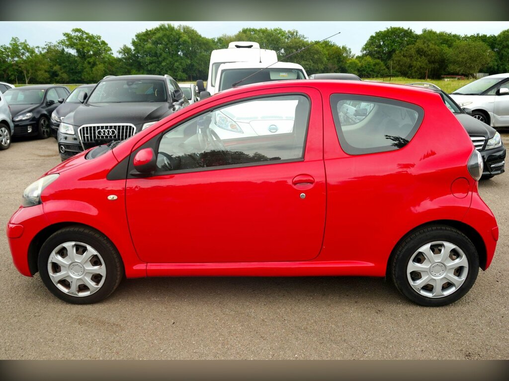 Toyota Aygo 1.0 Vvt-i Euro 4 Red #2