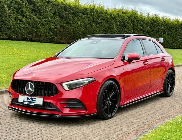 Mercedes-Benz A Class 1.5 A180d Amg Line Red #2