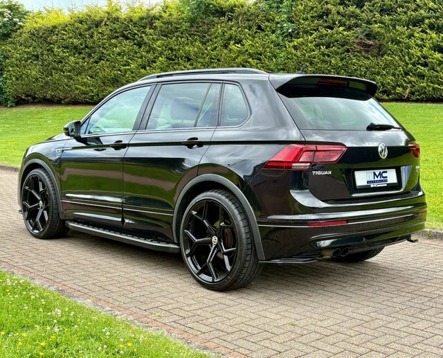 Volkswagen Tiguan 2.0 Tdi R-line Suv Black #4