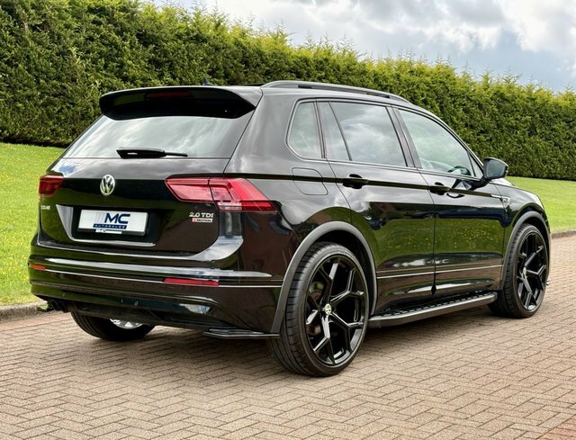 Volkswagen Tiguan 2.0 Tdi R-line Suv Black #3