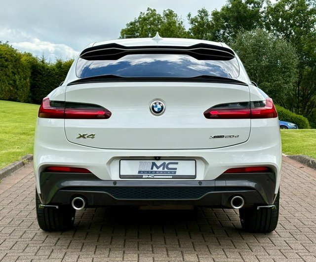 BMW X4  Black #9