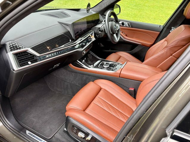 BMW X7 Xdrive M60i Step #12