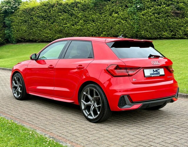 Audi A1 1.0 Tfsi 30 S Red #4