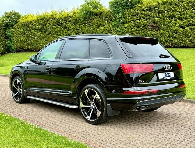 Audi Q7 3.0 Tdi V6 S Black #4