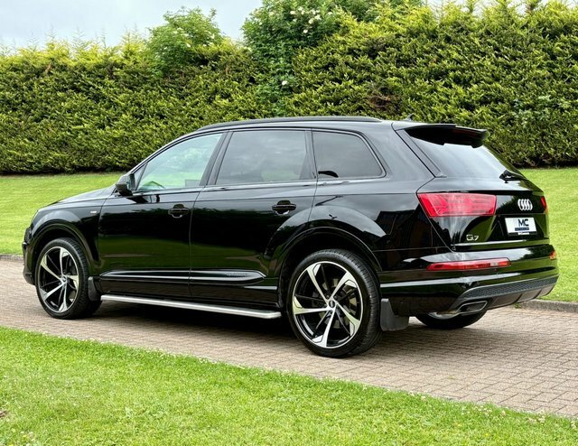 Audi Q7 3.0 Tdi V6 S Black #6
