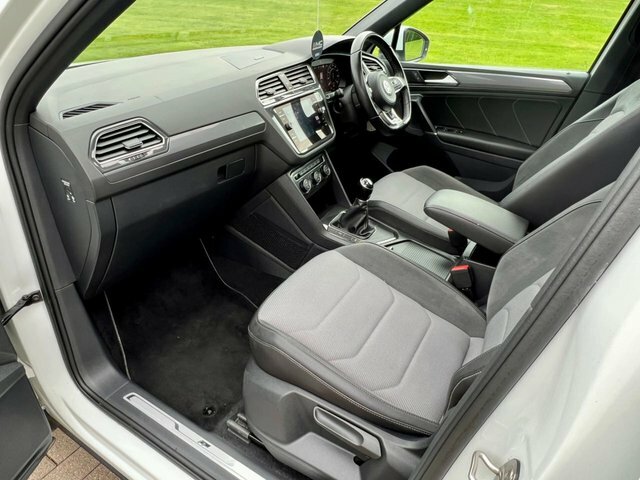 Volkswagen Tiguan Se Navigation Black #11