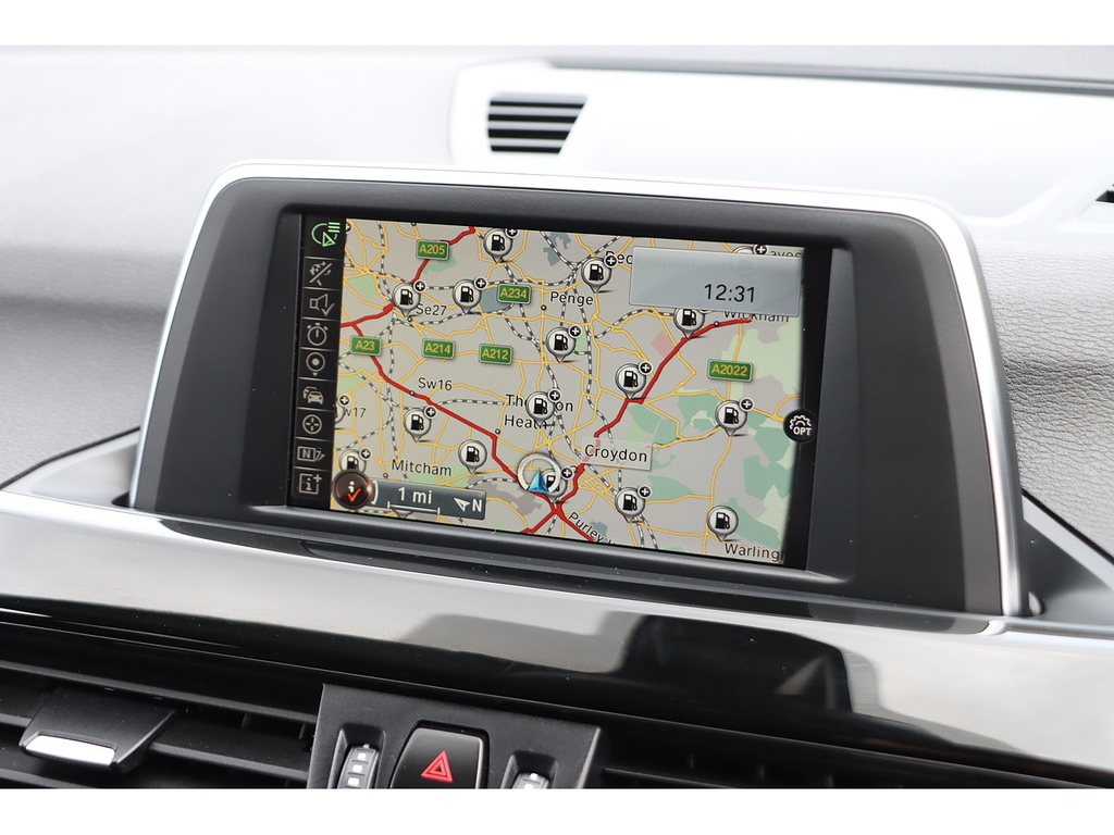 BMW X1 20I Xline WJ66HTZ White #2