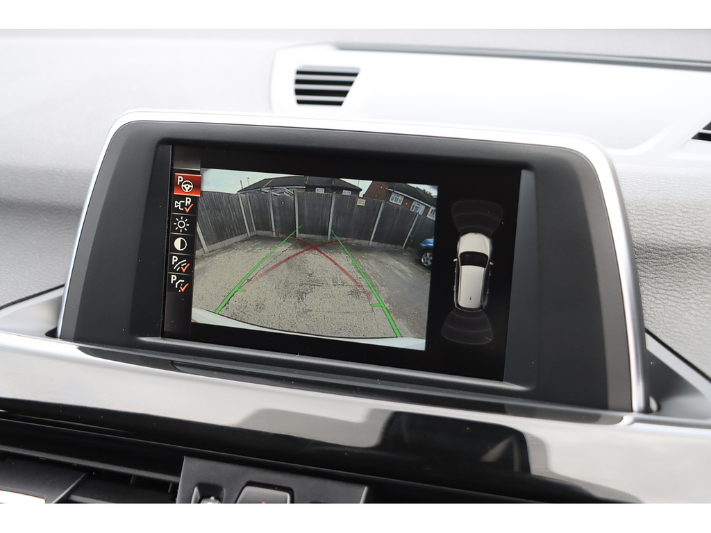 BMW X1 20I Xline WJ66HTZ White #3