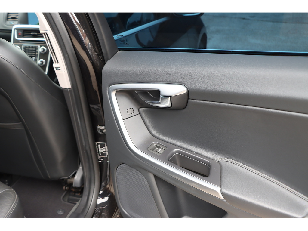 Volvo V60 D5 Twin Engine Blue #18