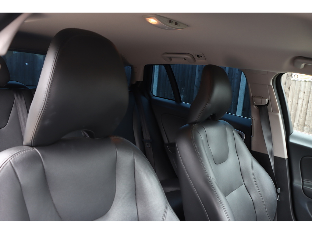 Volvo V60 D5 Twin Engine Blue #11