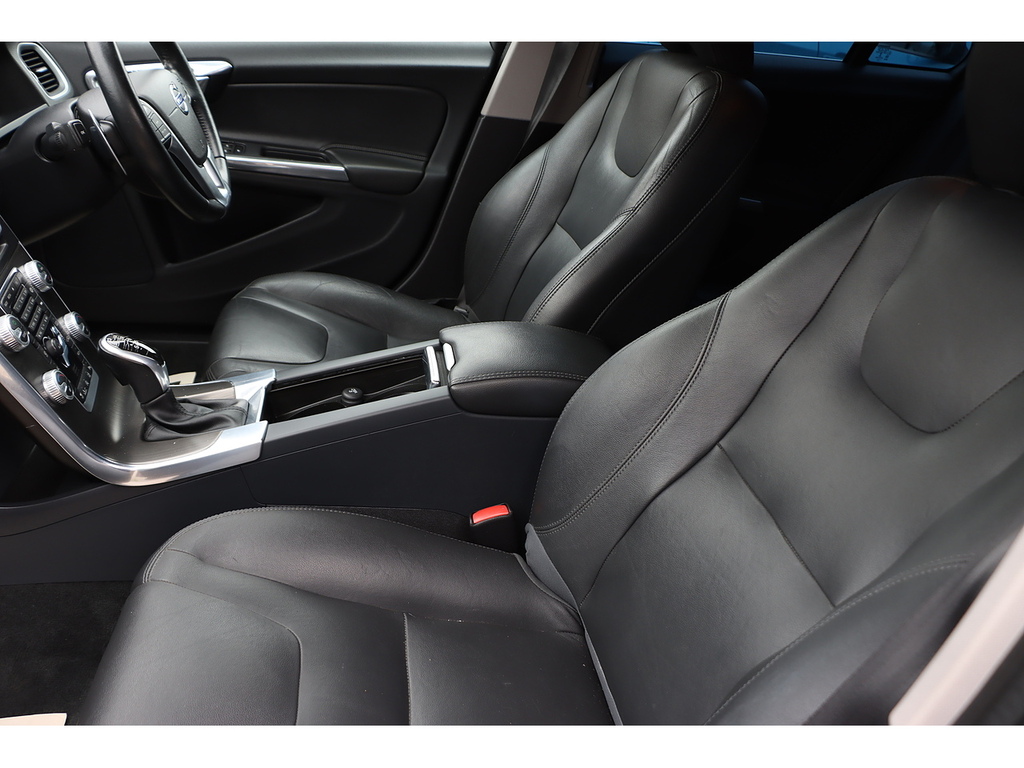 Volvo V60 D5 Twin Engine Blue #21
