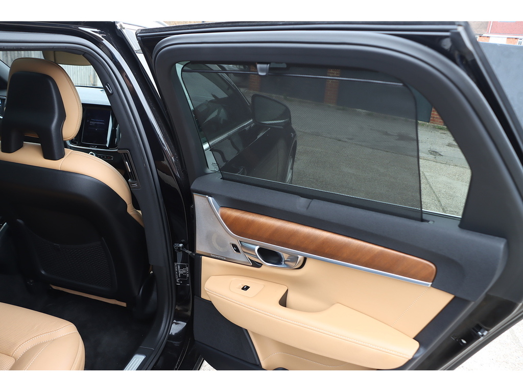 Volvo V90 2.0 D5 Powerpulse R-design Red #27
