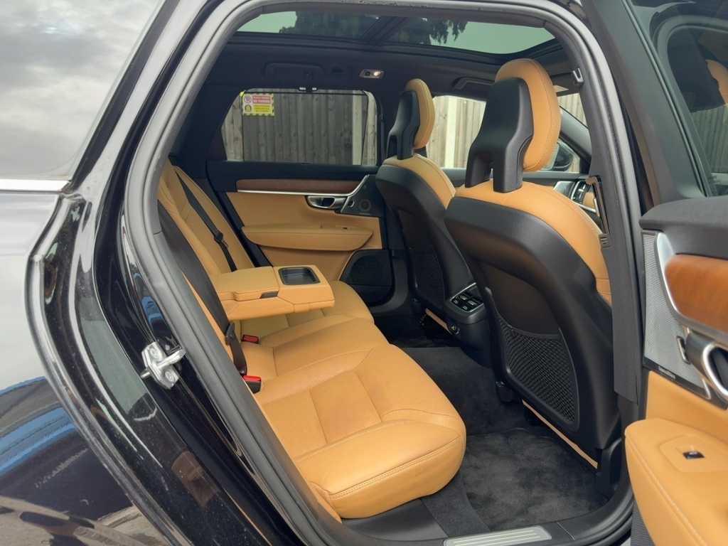 Volvo V90 2.0 D5 Powerpulse R-design Red #52