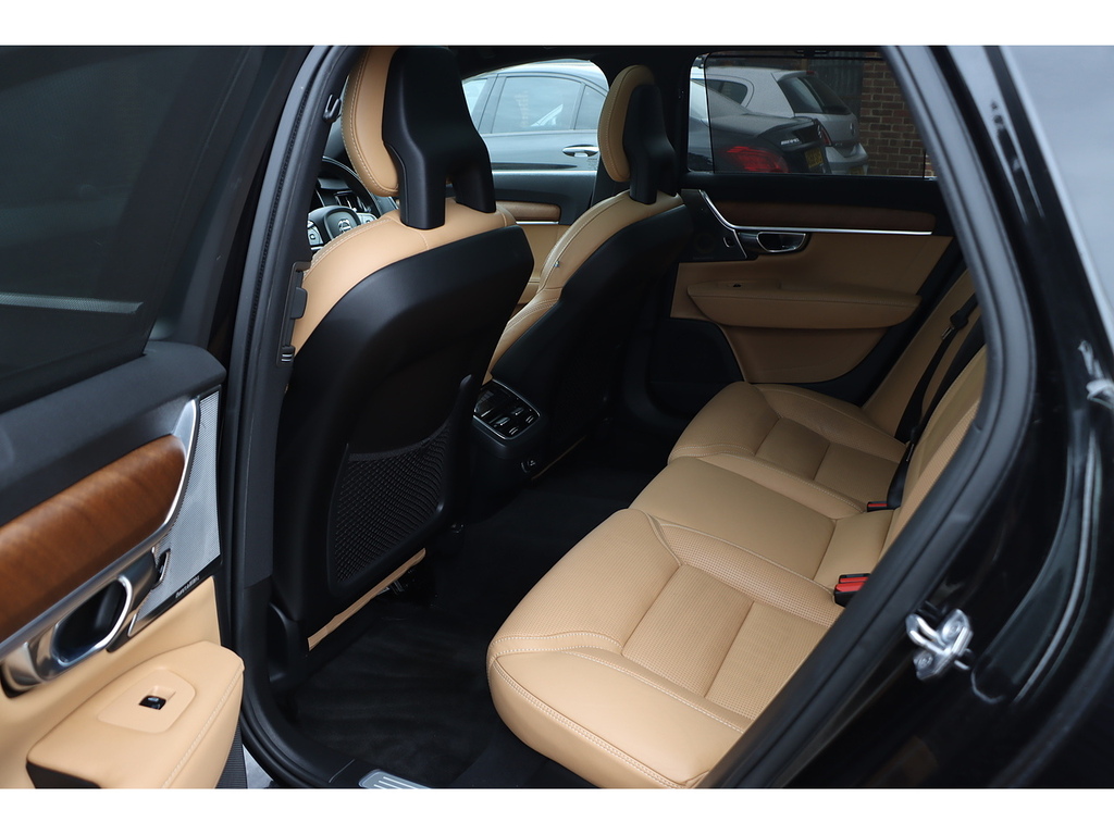 Volvo V90 2.0 D5 Powerpulse R-design Red #33