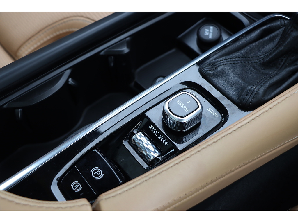 Volvo V90 2.0 D5 Powerpulse R-design Red #40