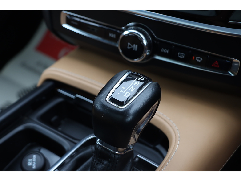 Volvo V90 2.0 D5 Powerpulse R-design Red #41