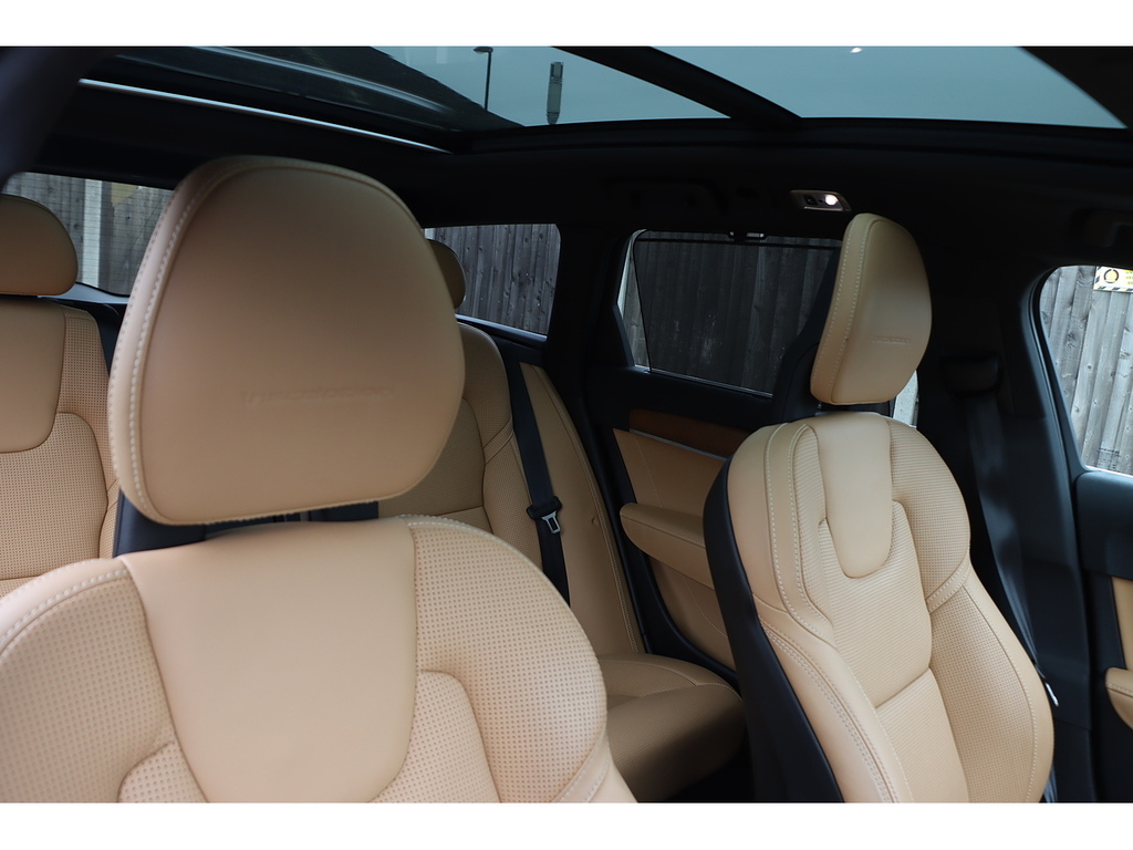 Volvo V90 2.0 D5 Powerpulse R-design Red #18