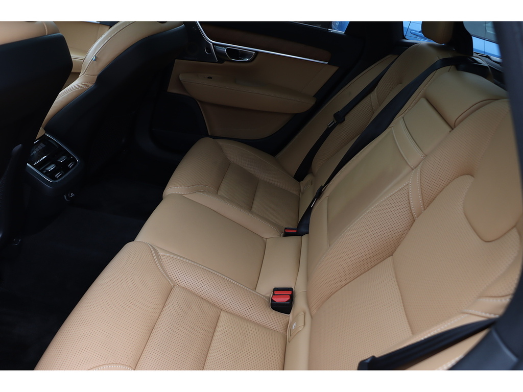 Volvo V90 2.0 D5 Powerpulse R-design Red #35