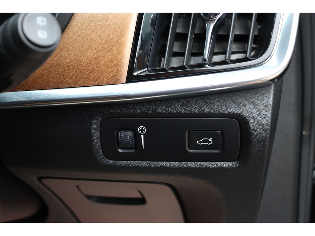 Volvo V90 2.0 D5 Powerpulse R-design Red #48