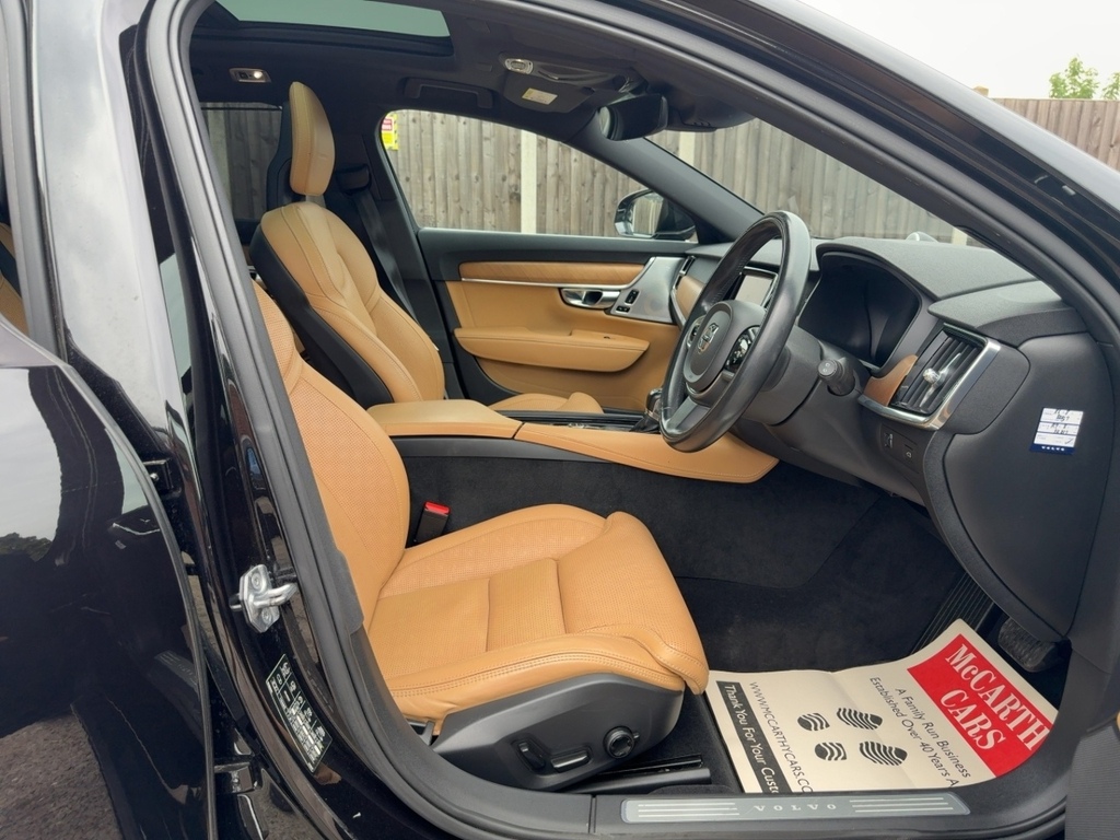 Volvo V90 2.0 D5 Powerpulse R-design Red #51