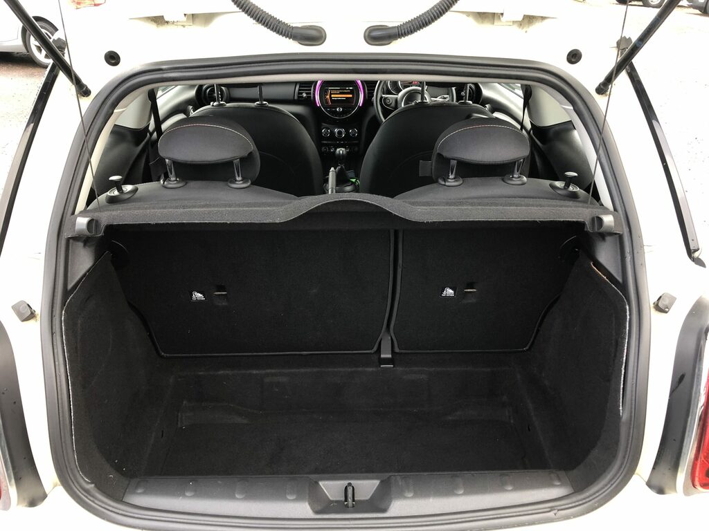 Mini Hatch 1.5 One Classic II White #6