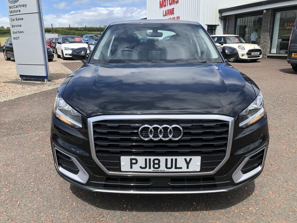 Audi Q2 1.0 Tfsi Sport Black #2
