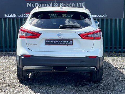 Nissan Qashqai Tekna Plus Dig-t DH18GSV White #4