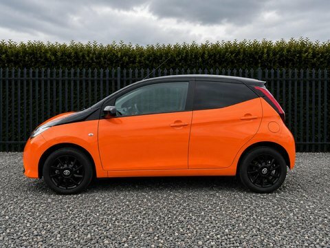 Toyota Aygo 1.0 Vvt-i X-cite Orange #2
