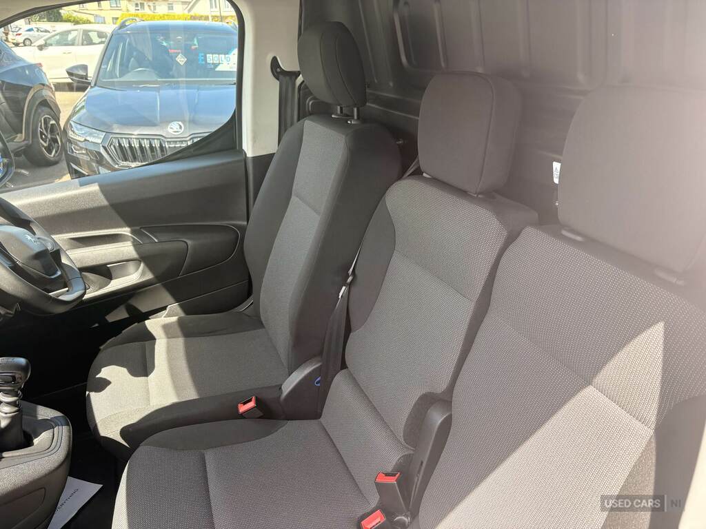 Peugeot Partner 1000 1.5 Bluehdi 100 Professional Premium Van White #4