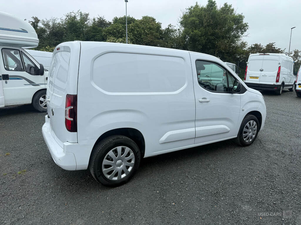 Vauxhall Combo 2300 1.5 Turbo D 100Ps H1 Pro Van White #4