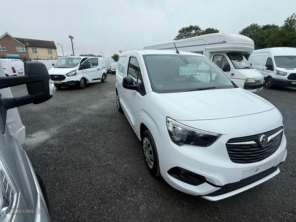 Vauxhall Combo 2300 1.5 Turbo D 100Ps H1 Pro Van White