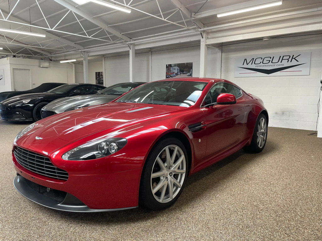 Aston Martin Vantage 4.7 