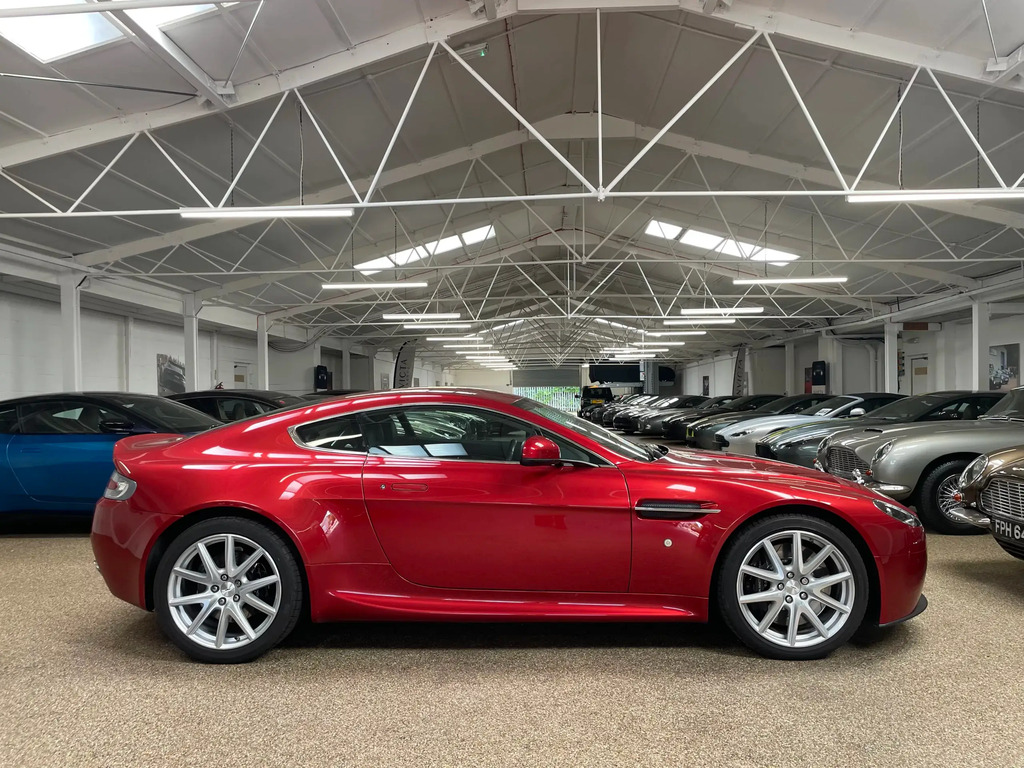 Aston Martin Vantage Petrol  #7