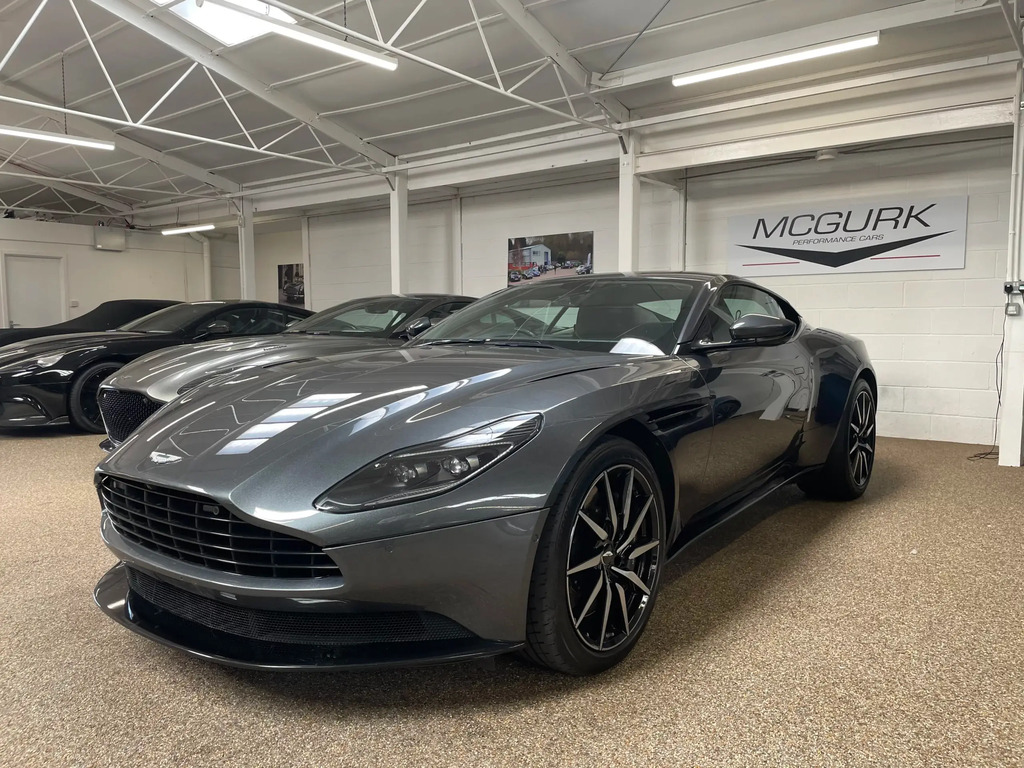 Aston Martin DB11 V8 