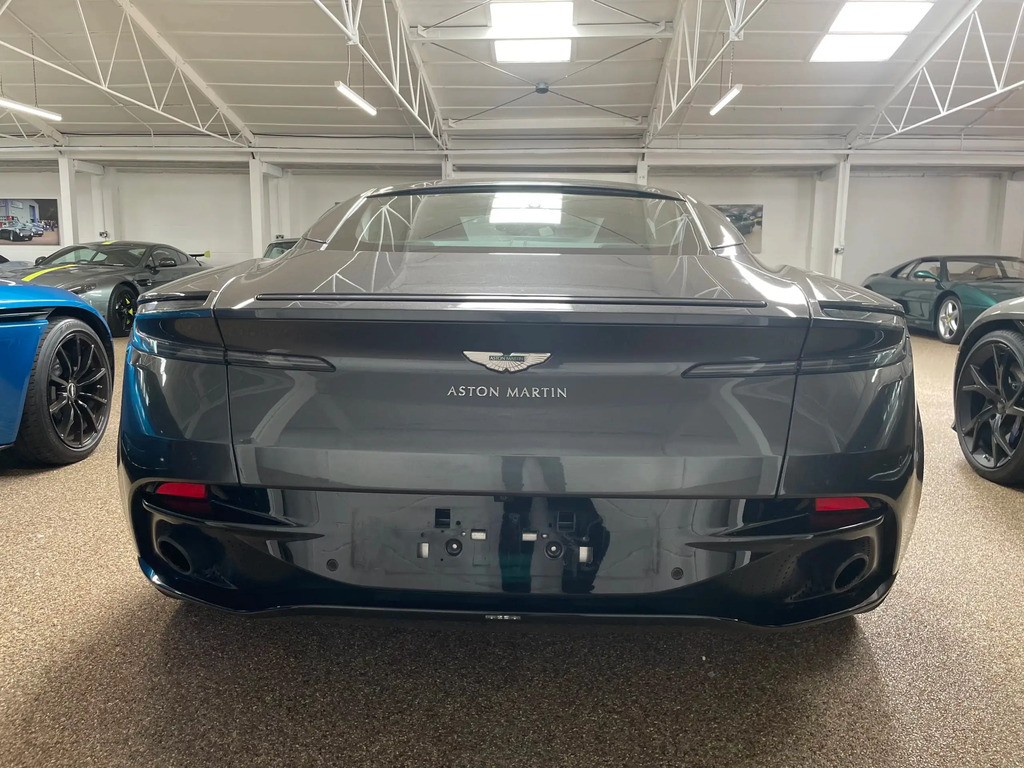 Aston Martin DB11 V8  #6