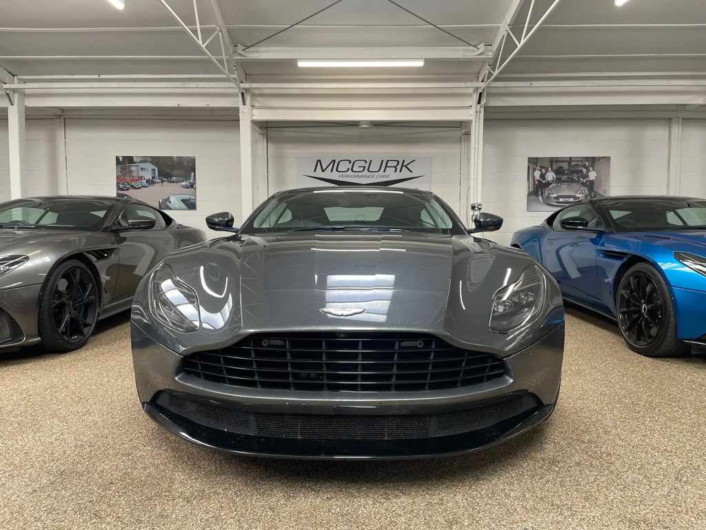 Aston Martin DB11 V8  #5