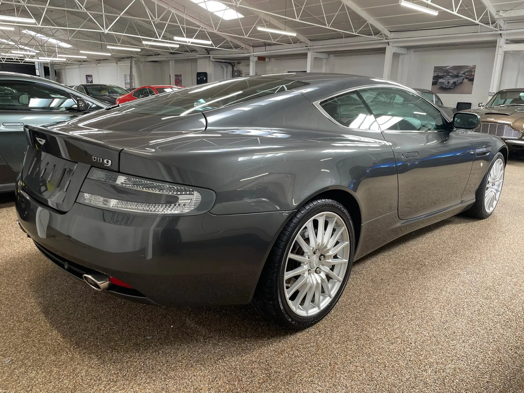Aston Martin DB9   #3