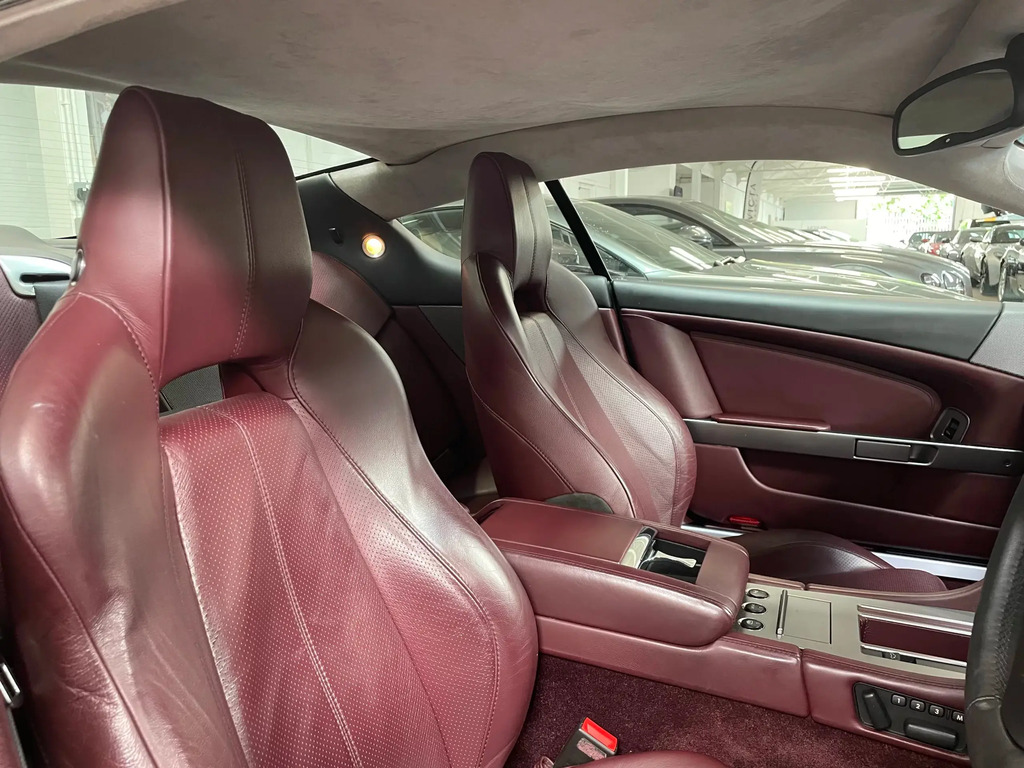 Aston Martin DB9 5.9 Seq Silver #7