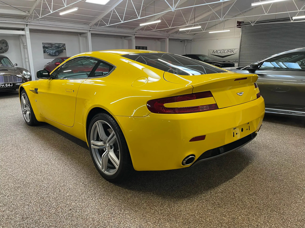 Aston Martin Vantage 4.7 #4
