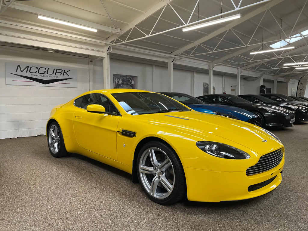 Aston Martin Vantage 4.7 #2