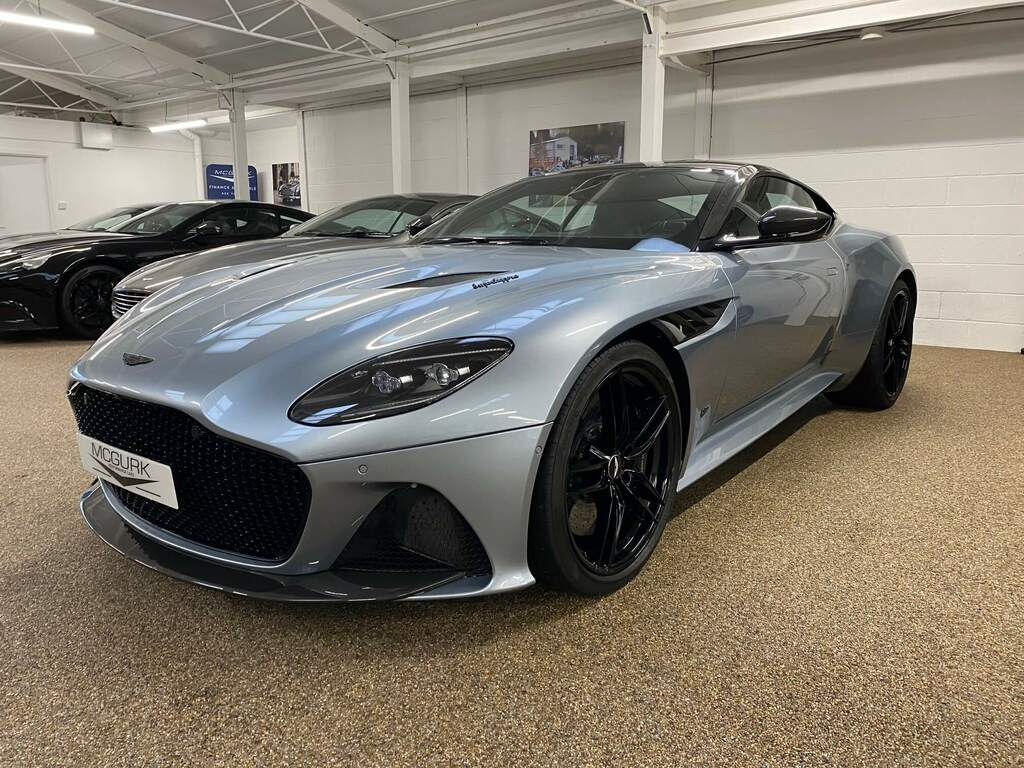 Aston Martin DBS Superleggera 
