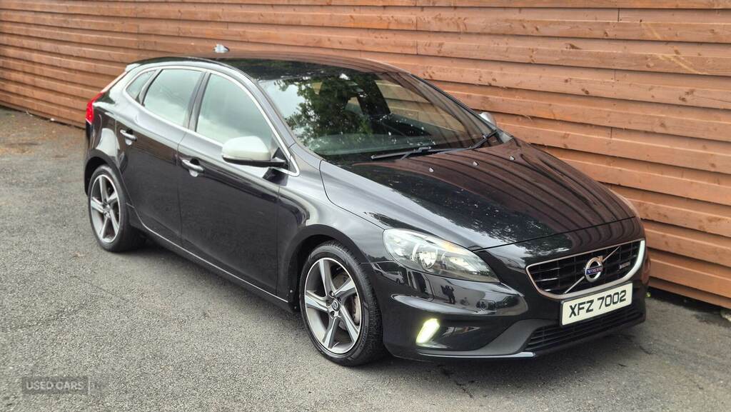 Volvo V40 D2 R Design Black #2