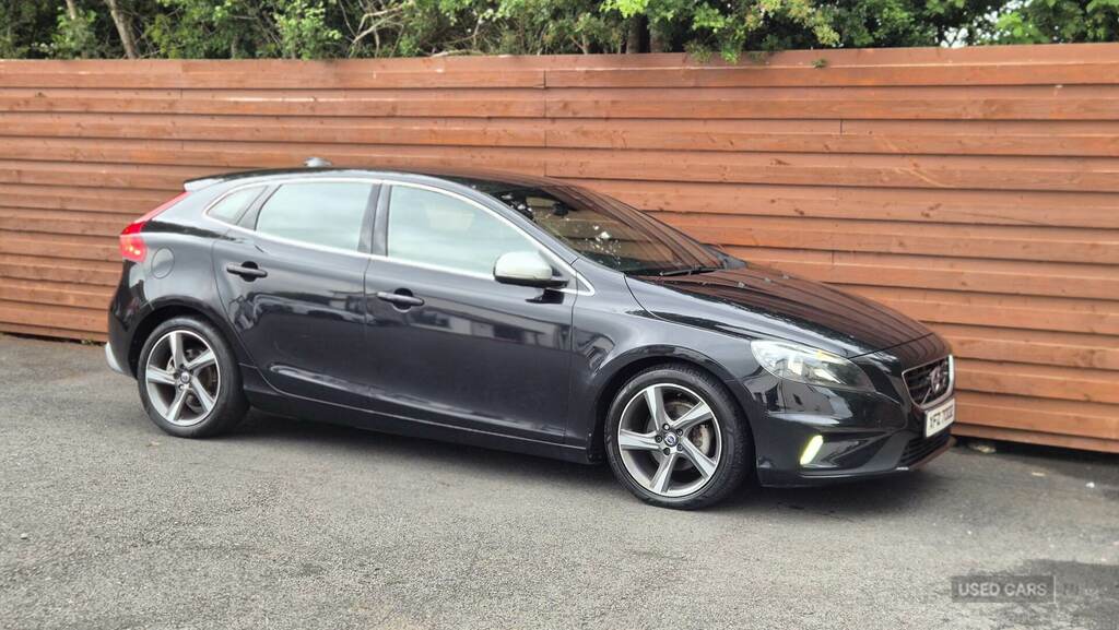 Volvo V40 D2 R Design Black #6