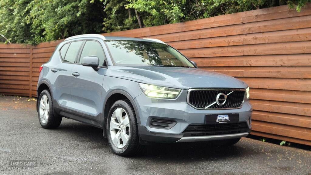 Volvo XC40 2.0 D3 Momentum Grey #2