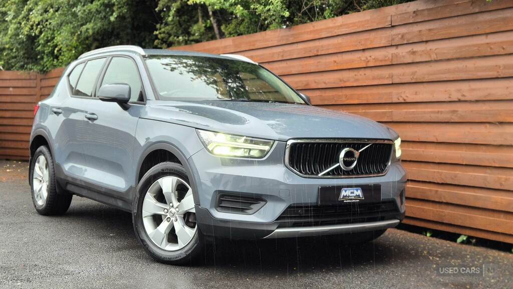 Volvo XC40 2.0 D3 Momentum Grey #4