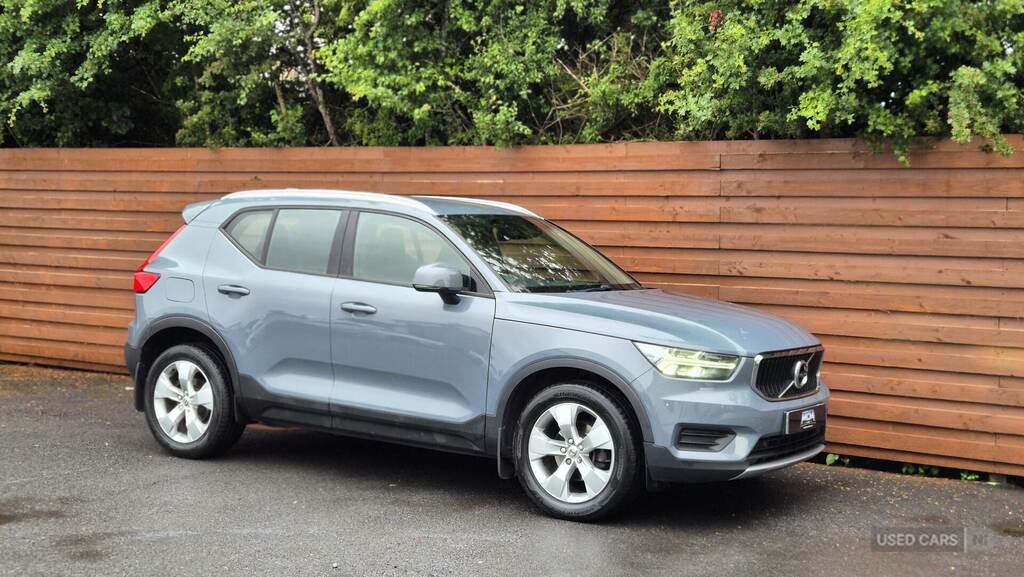 Volvo XC40 2.0 D3 Momentum Grey #3