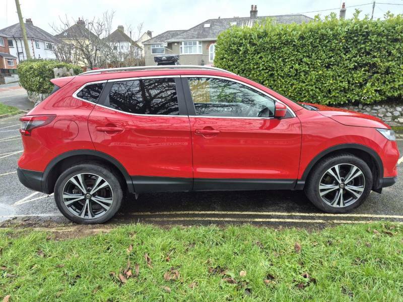 Nissan Qashqai 1.5 Dci 115 N-connecta Red #4