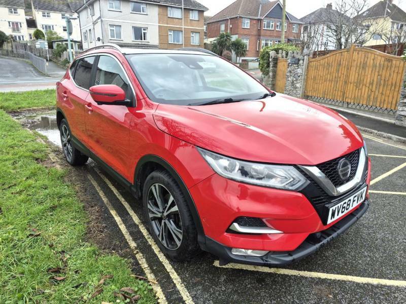 Nissan Qashqai 1.5 Dci 115 N-connecta Red
